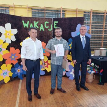 akademia z okazji zakończenia roku szkolnego 2023/2024 wręczenie nagród, świadect, dyplomów oraz część artystyczna